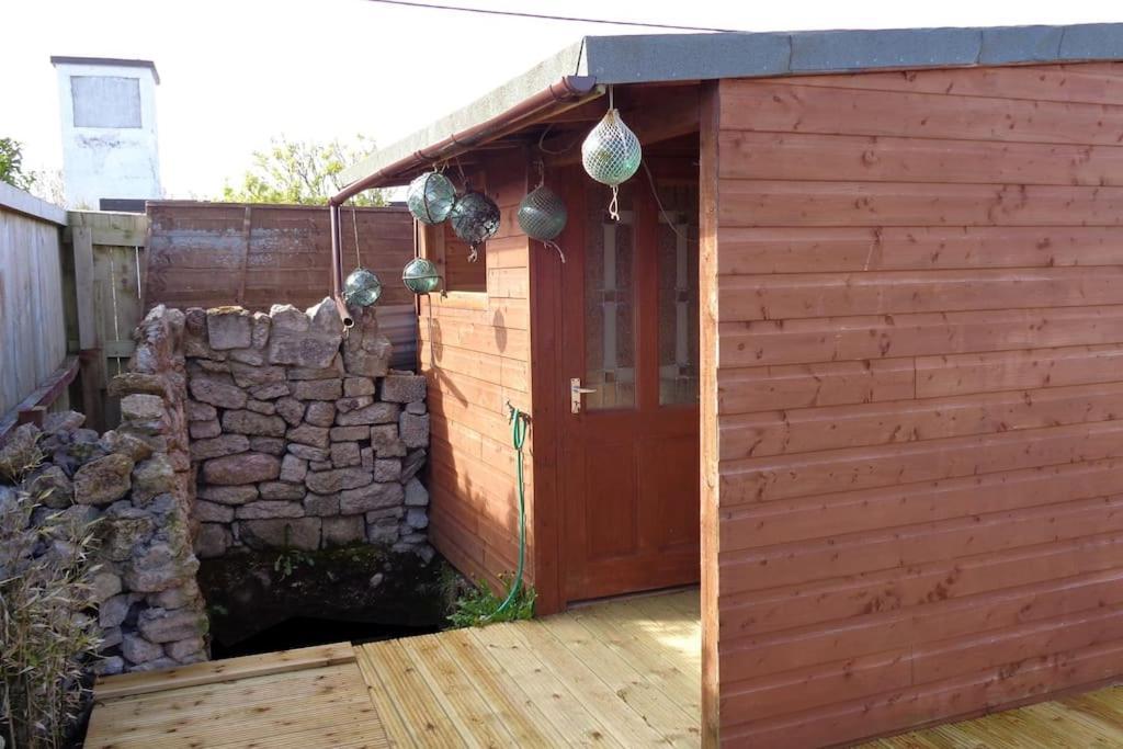 Holiday House With Garden And Sauna Дърнес Екстериор снимка