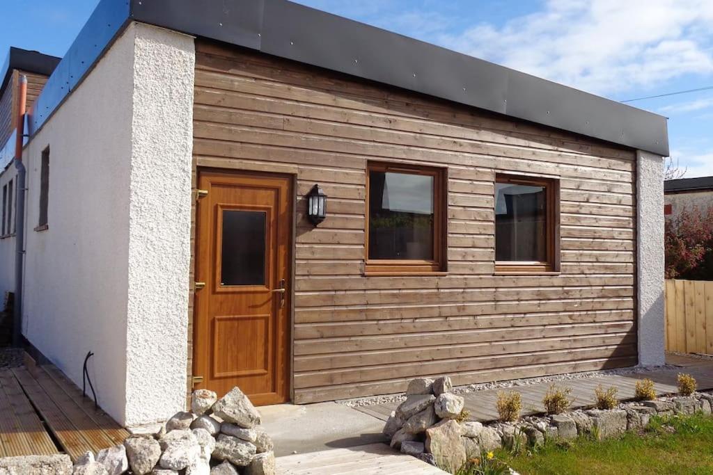 Holiday House With Garden And Sauna Дърнес Екстериор снимка